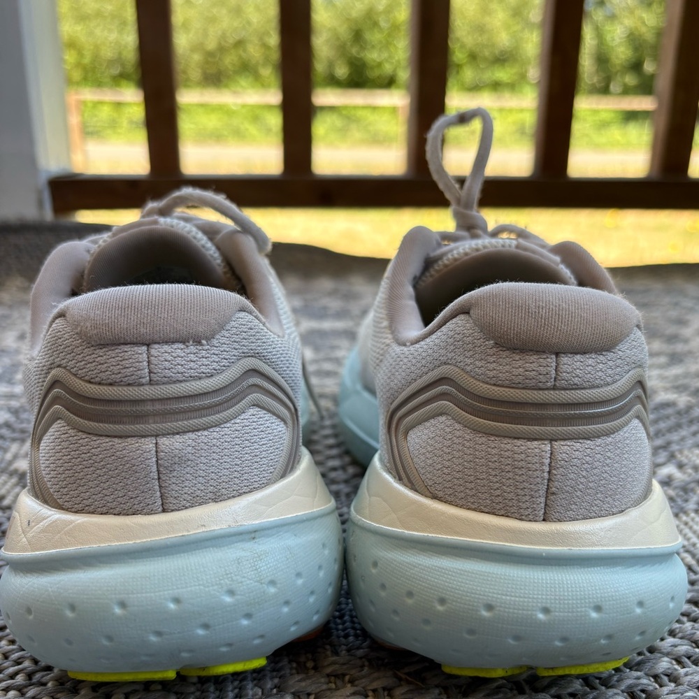 Brooks Glycerin 21 Womens 8.5 beige/grey Running Walking 1204081B195 Sneaker - Picture 10 of 16